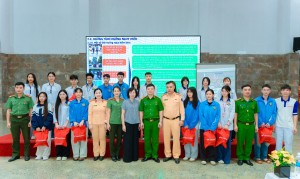 TRƯỜNG THPT IVS PHỐI HỢP TỔ CHỨC BUỔI TUYÊN TRUYỀN PHỔ BIẾN PHÁP LUẬT VỀ TRẬT TỰ AN TOÀN GIAO THÔNG NĂM HỌC 2026 – 2027